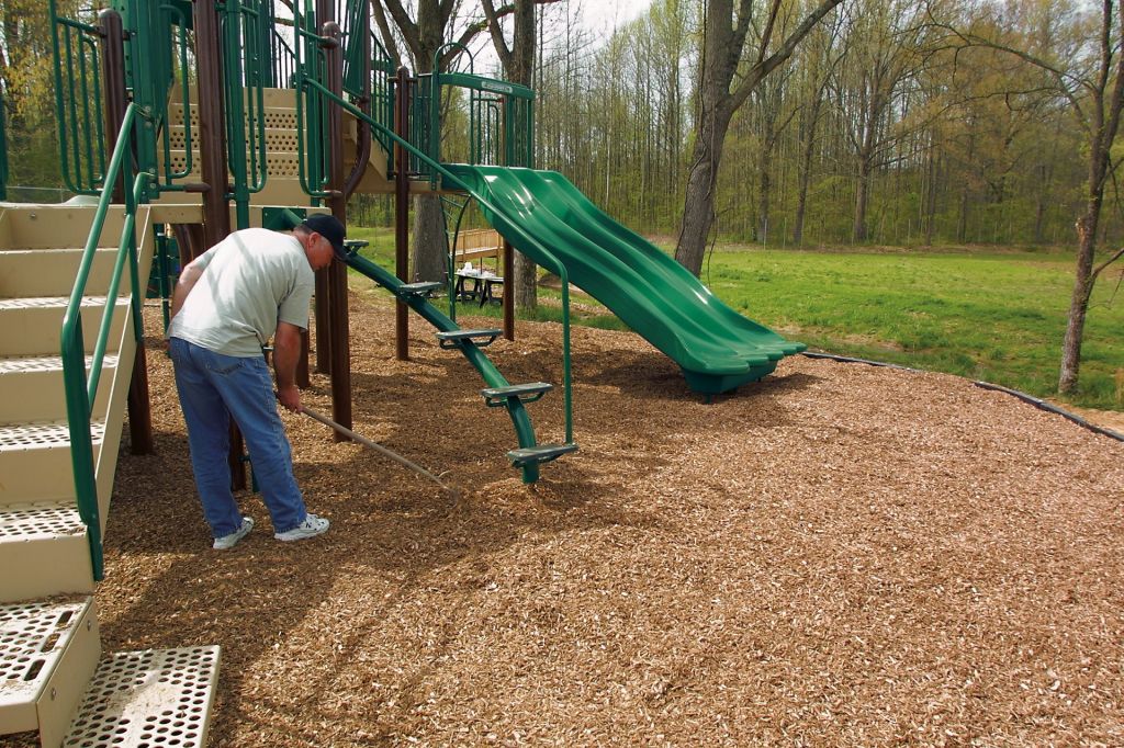 Raking ewf 240828 043544 183d17ce614a305ef7e14498bef98c4b