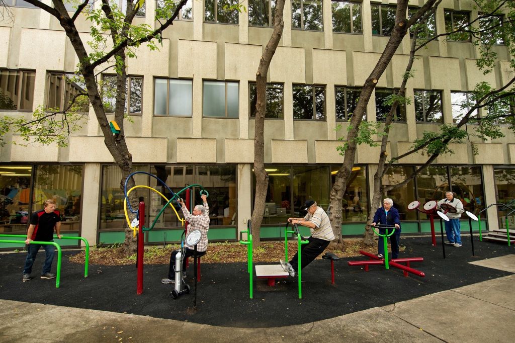 Senior fitness glenrose hospital lower res 183d17ce614a305ef7e14498bef98c4b